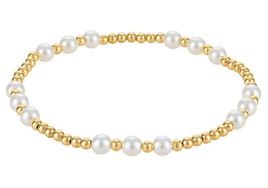 Graduating Pearl Stretch Bracelet