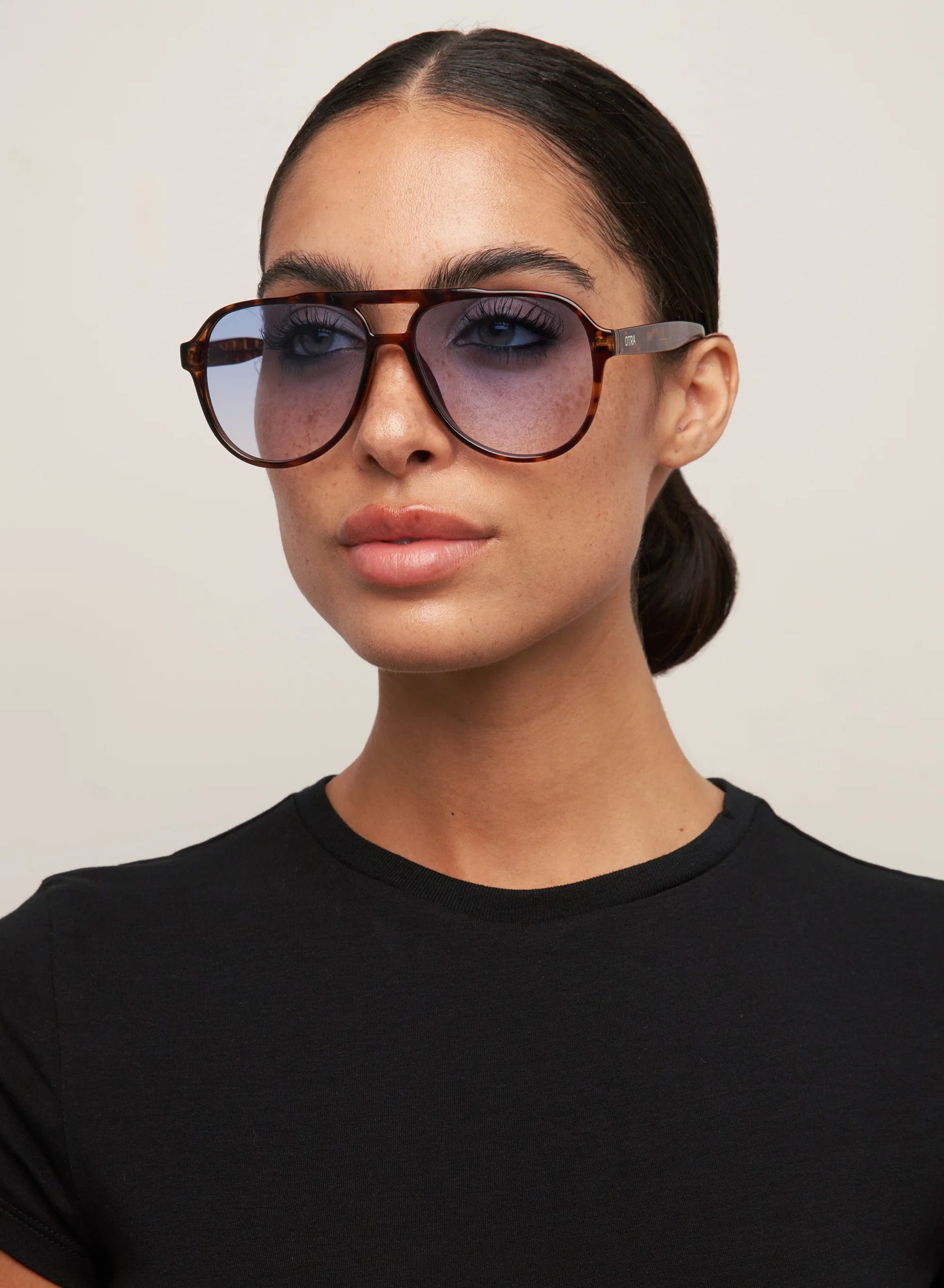 Stevie Blue Fade Suglasses